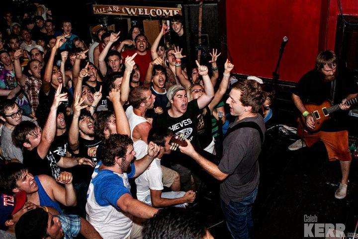 Thieves streaming new track on AbsolutePunk.net