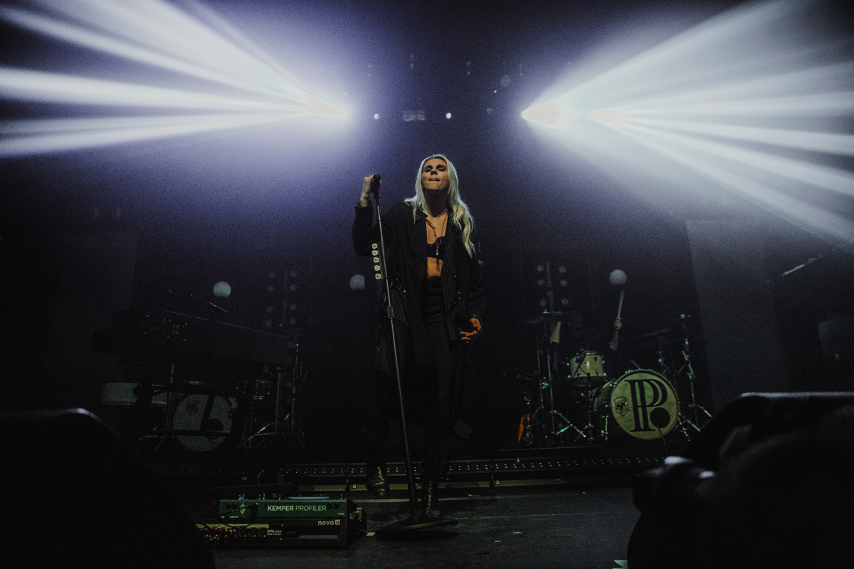 Flint Eastwood – Lights – PVRIS // New York, NY 10.10.17