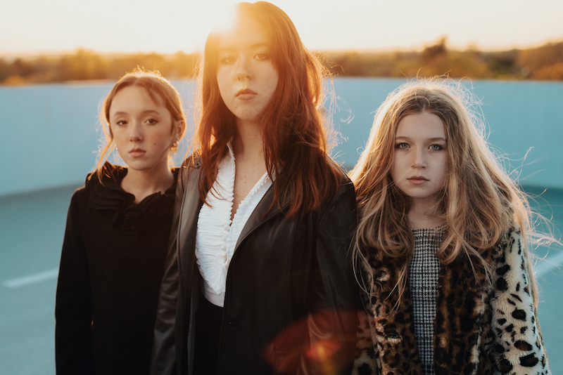 WALLIS premieres her new single “Another Day” featuring The Schriver Sisters