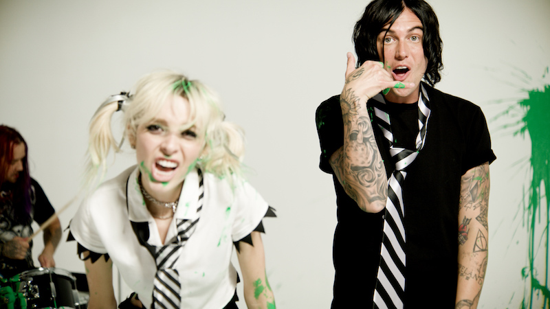 Sophie Powers and Kellin Quinn unveil music video for “1 Thing”