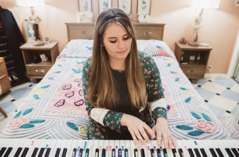 Courtney Cotter King premieres new single “Electric Feet”